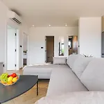 Luxury Lariv I With Pool * Krk Town