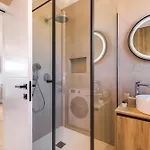 Luxury Lariv I With Pool Apartment *