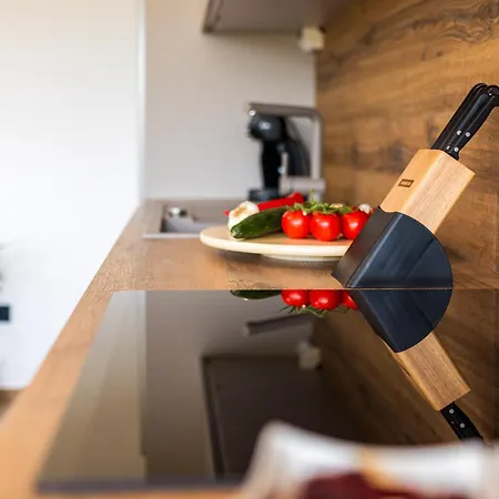 Luxury Lariv 아파트 *