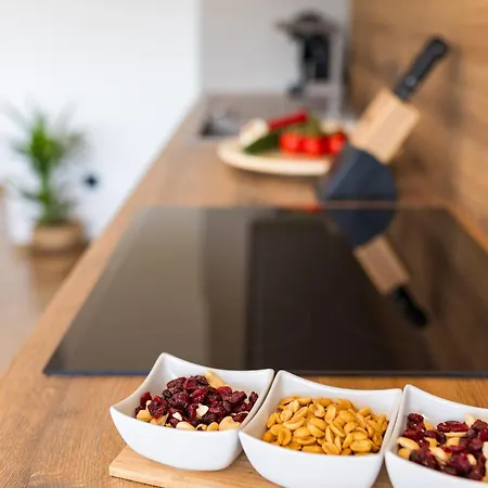 Luxury Lariv 아파트