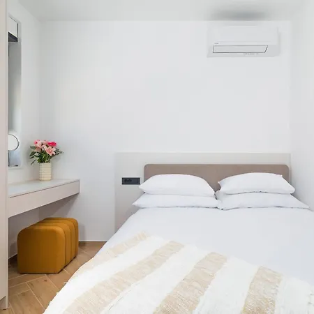 Luxury Lariv I With Pool Krk Town