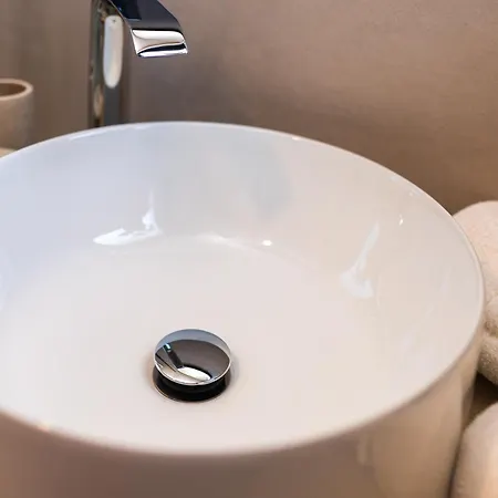 Apartamento Luxury Lariv I With Pool