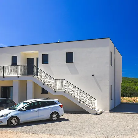 Apartment Luxury Lariv *
