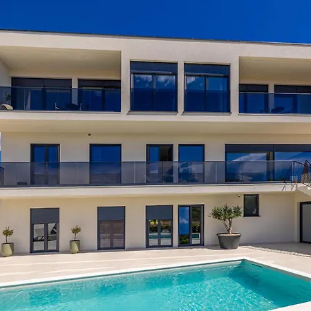 Luxury Lariv I With Pool * Krk Town