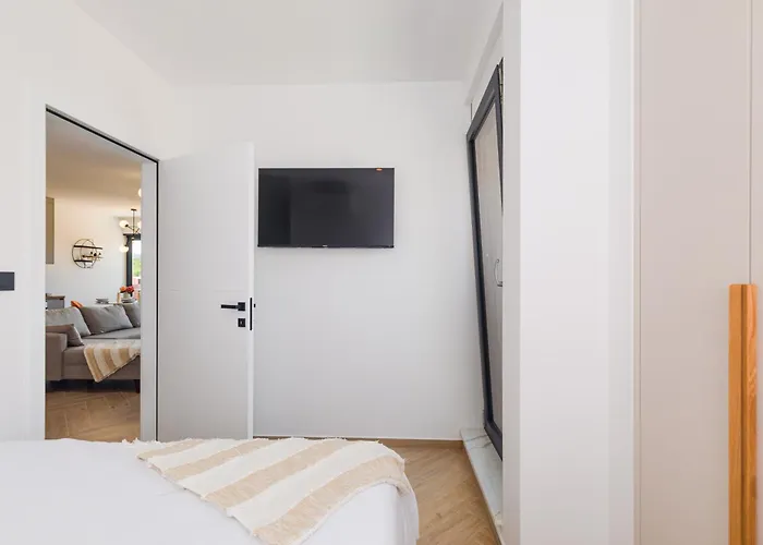 Luxury Lariv 아파트