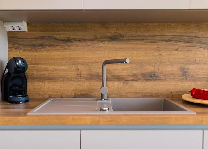 Luxury Lariv * 크르크