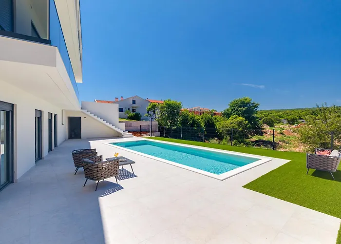 아파트 Luxury Lariv