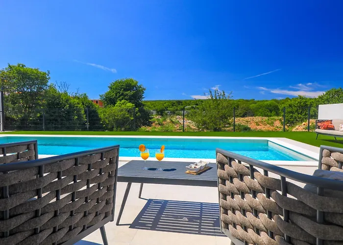 Luxury Lariv 아파트