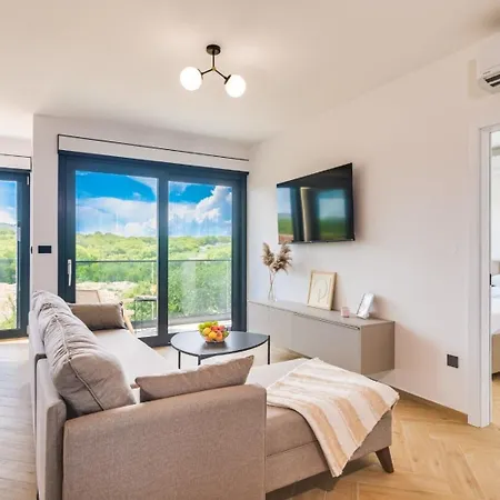Luxury Lariv I With Pool Krk Town