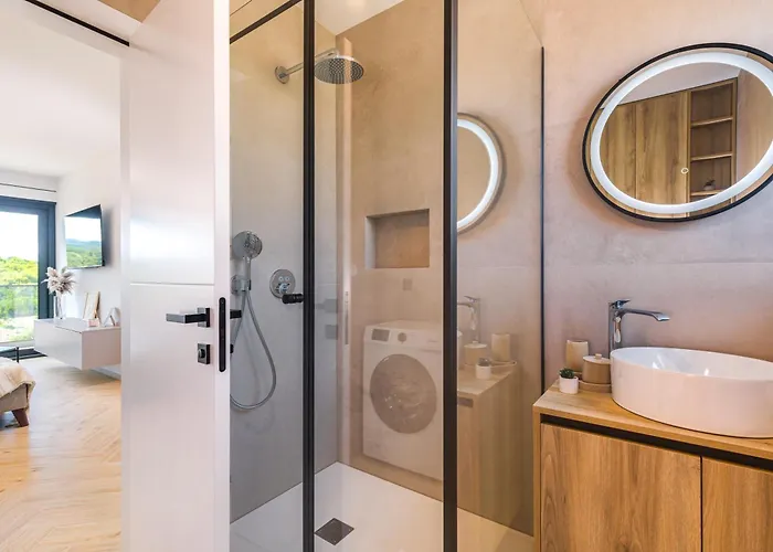 Luxury Lariv Daire *